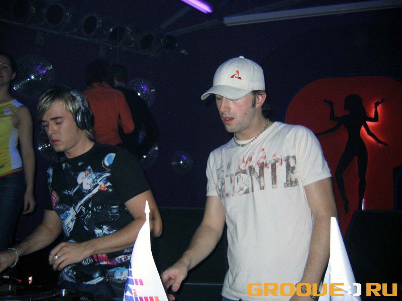 «DJ's Denis Naidanov & Dave Armstrong»